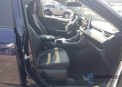 2024 Toyota Rav4 Xle Premium z USA, uszkodzony, nr VIN 2T3C1RFV5RW354638